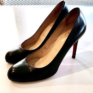 Authentic Louboutin Classic Rounded Toe 4” Pump